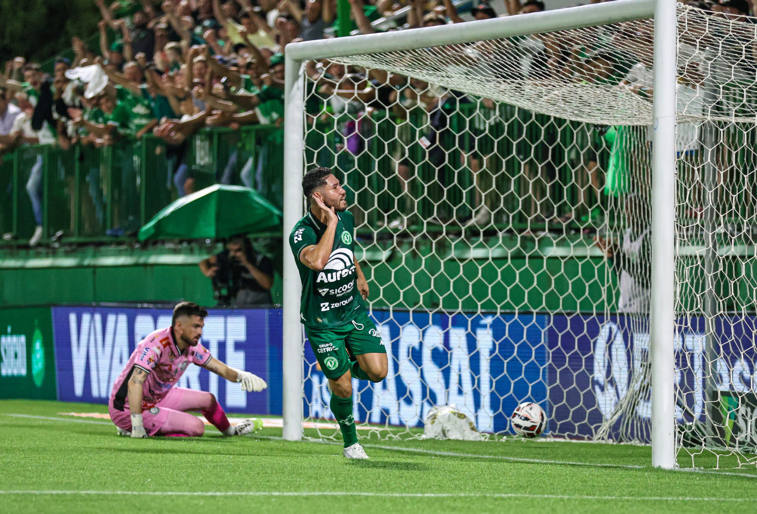 Chapecoense Voa Alto na Série B e Crava Quase 87% de Chance de Acesso