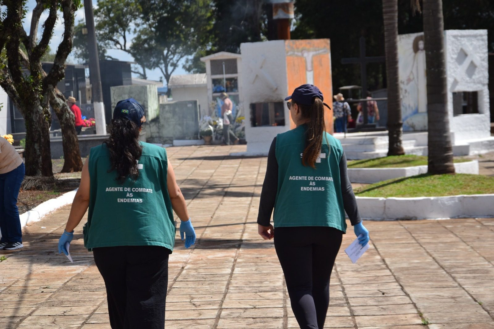 Prefeitura de Xanxerê Reforça Combate à Dengue no Cemitério para o Feriado de Finados