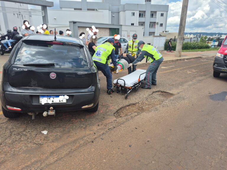Motociclista fica ferido após acidente com carro na Rua Santos Dumont, em Xanxerê