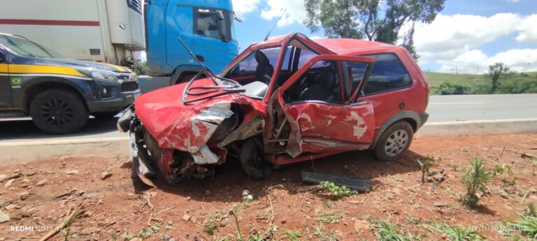 Colisao entre carros deixa um ferido na BR-282