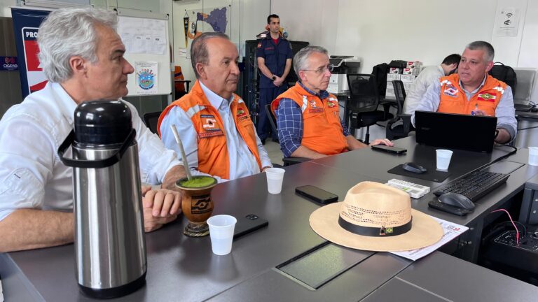 Governador avalia danos do tornado em Xanxerê e reforça apoio à reconstrução