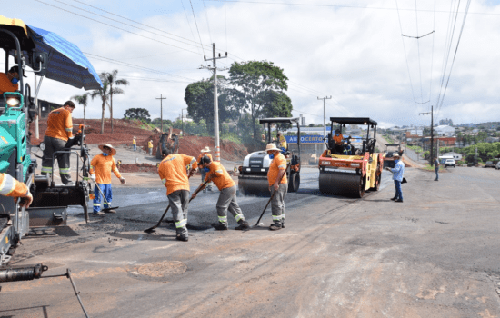 Obras avançam e melhoram trânsito na Rua 27 de Fevereiro