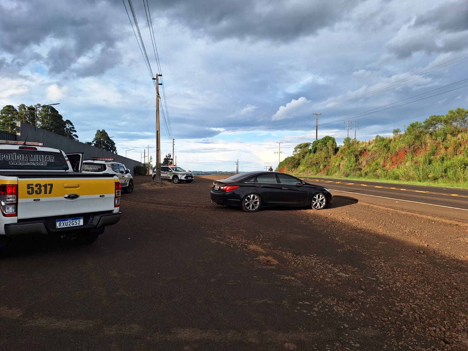 Motorista com tornozeleira foge da PM por mais de 15 km na SC-480