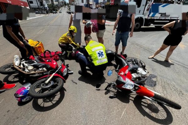 Colisão entre motos deixa dois entregadores feridos em Xanxerê