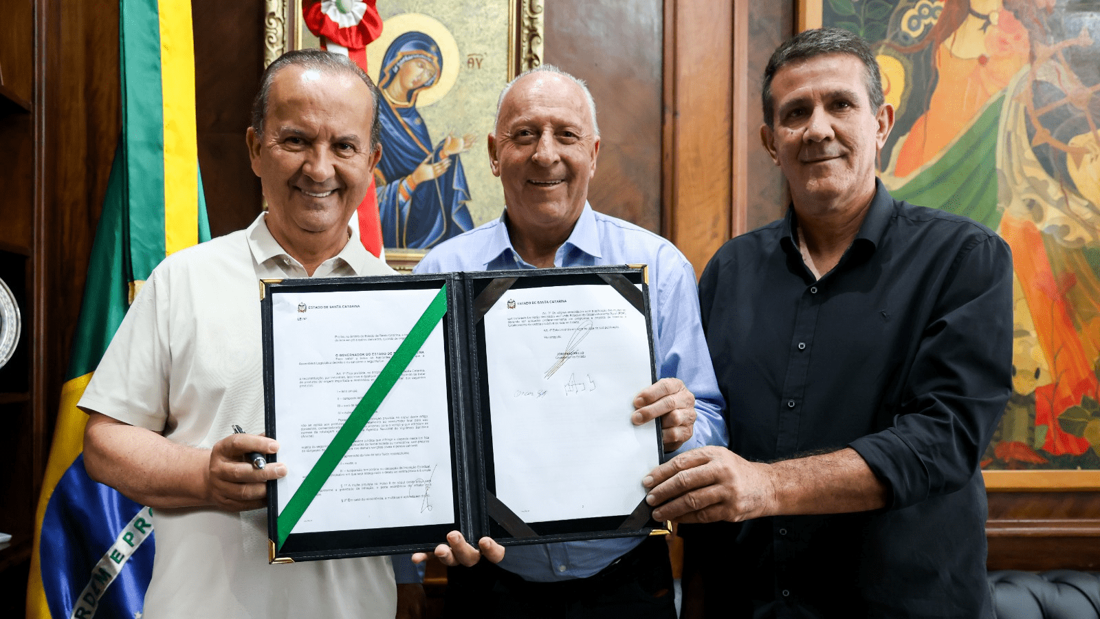 SC sanciona lei que proíbe venda de leite reconstituído com pó importado