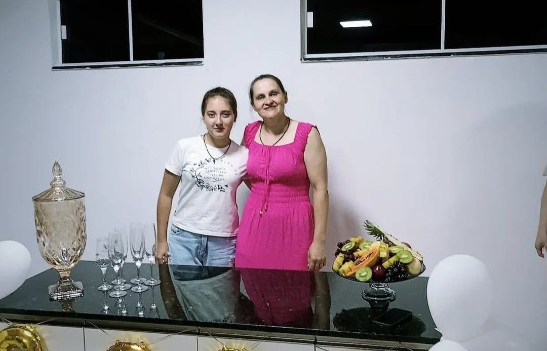 Homem mata esposa e filha adolescente em União do Oeste e morre após confronto com a polícia