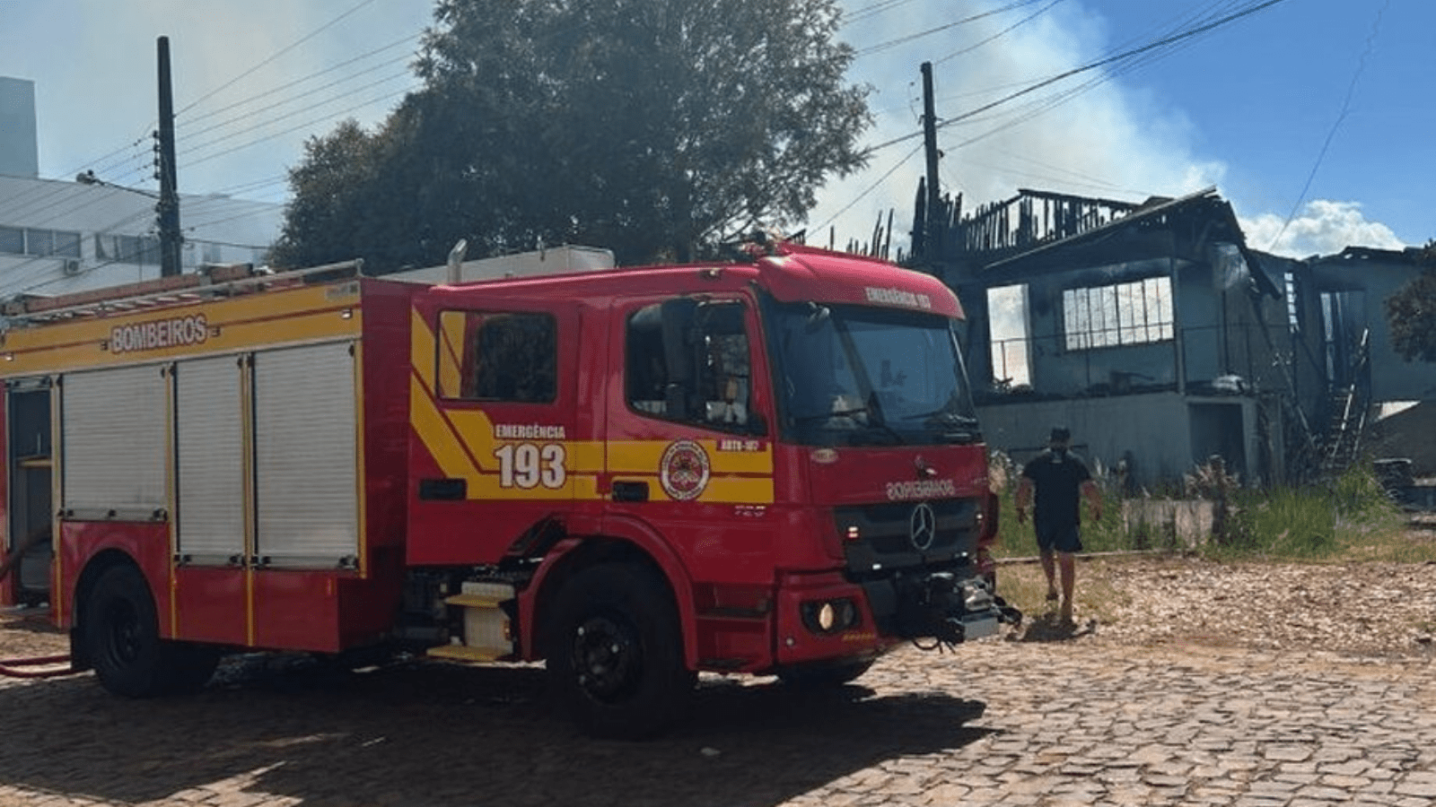 Incêndio atinge casa no bairro dos Esportes em Xanxerê