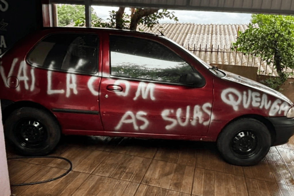 Carro pichado gera burburinho e vira ação de marketing em SC
