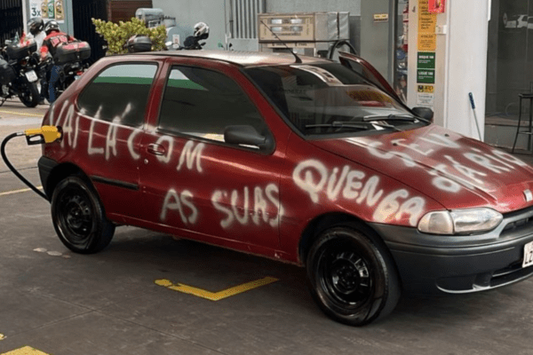 Carro pichado gera burburinho e vira ação de marketing em SC