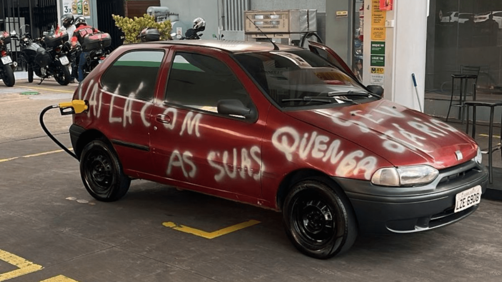 Carro pichado gera burburinho e vira ação de marketing em SC