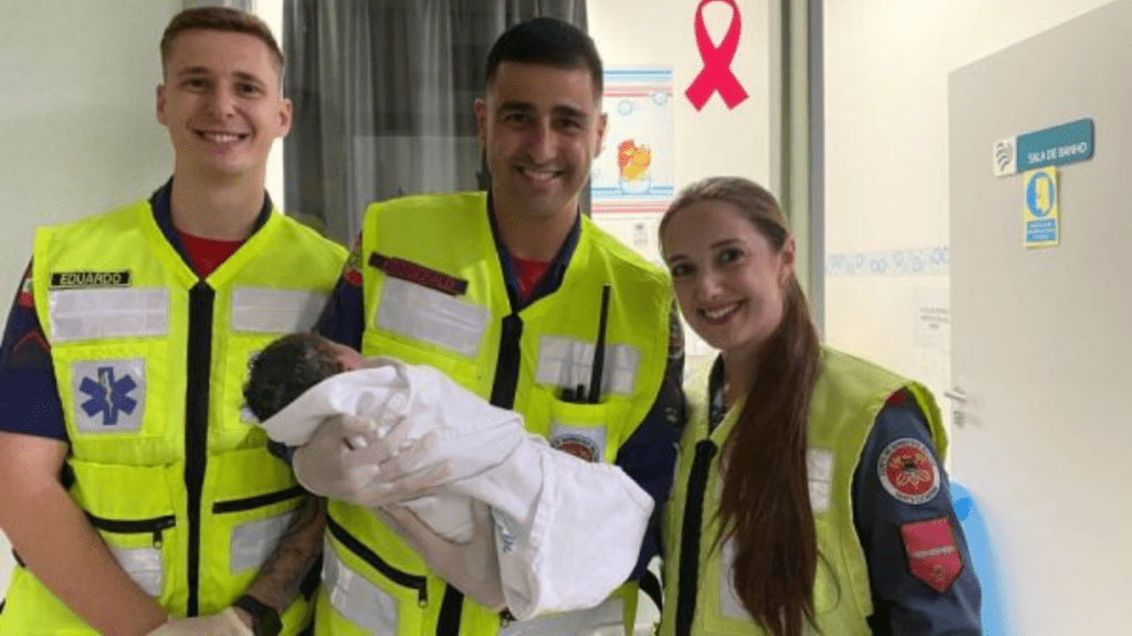 Bombeiros auxiliam parto e levam mãe e bebê ao hospital em Xanxerê
