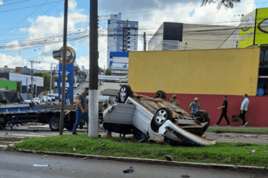 Motorista é indiciado após investigação de acidente com carreta em Chapecó