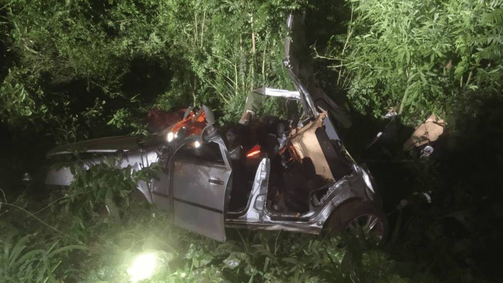 Capotamento na SC-480 deixa dois feridos graves em Xanxerê