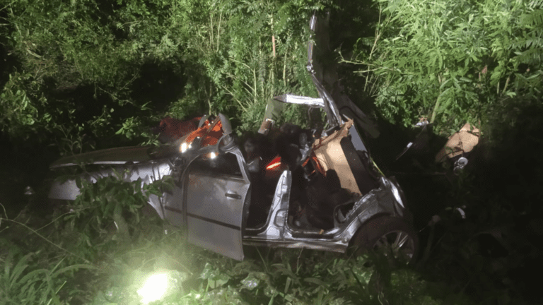 Capotamento na SC-480 deixa dois homens em estado grave em Xanxerê