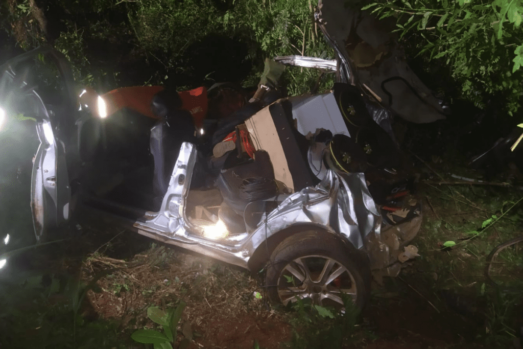 Capotamento na SC-480 deixa dois feridos graves em Xanxerê