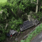 Acidente ônibus BR-470 SC deixa quatro mortos após saída de pista e queda em ribanceira em Agronômica