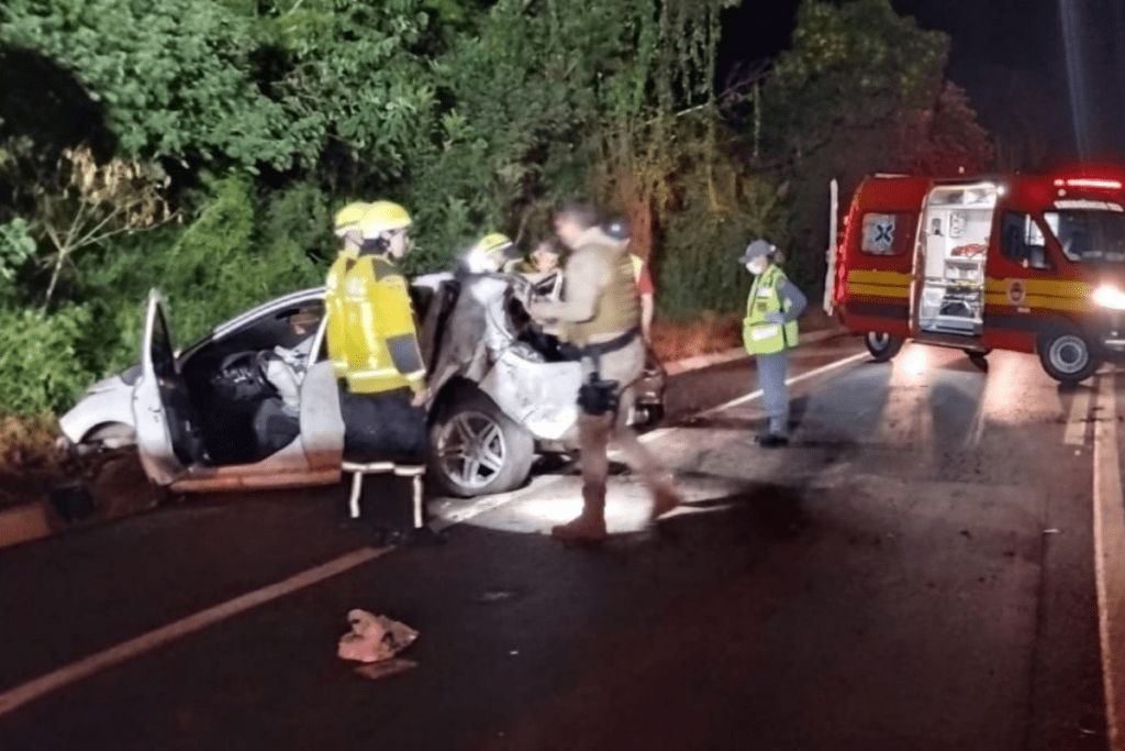 Capotamento na BR-282 deixa motorista ferido em Xanxerê