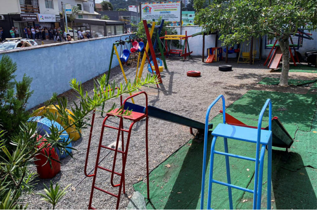 Pátio interno da Creche Cantinho Bom Pastor em Blumenau