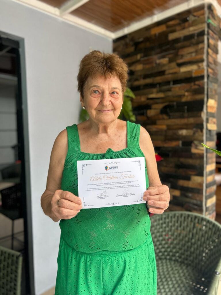 Adele Odelina Tecchio uma das homenageadas com Medalha de Honra ao Mérito pela Câmara de vereadores de Xanxerê 