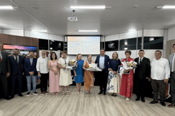 Mulheres homenageadas com medalha em sessão na Câmara de Xanxerê