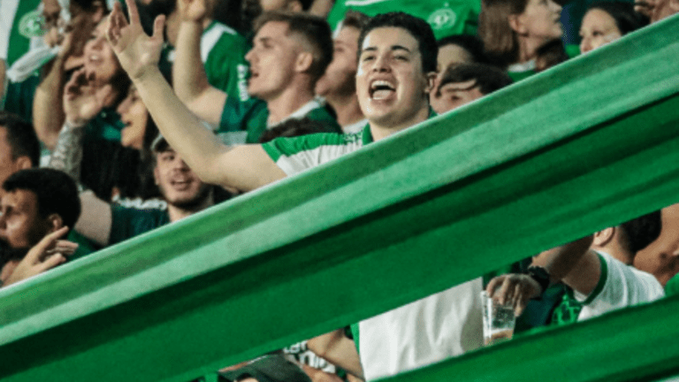Torcida da Chapecoense esgota setor Geral para duelo contra o Corinthians