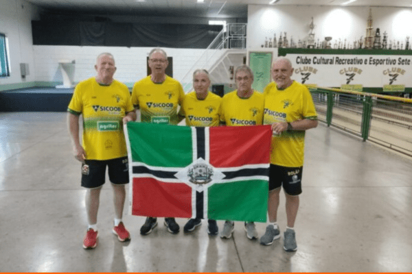 Imagem dos 5 integrantes da equipe de bolão masculino de Xanxerê
