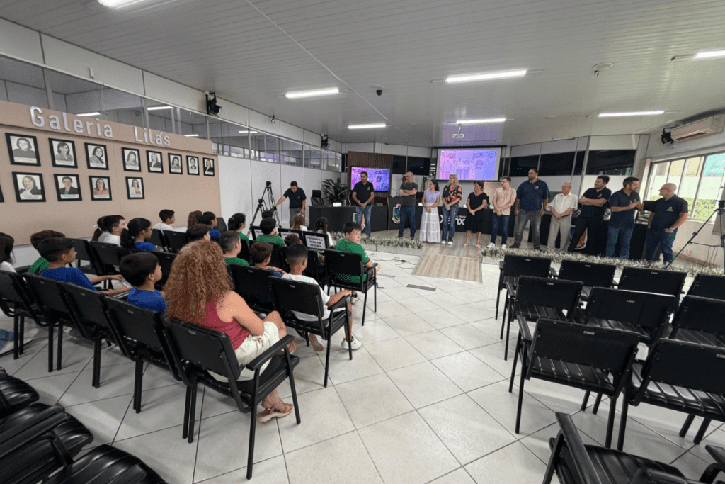 Alunos da Escola Pequeno Príncipe em visita á Camara de Vereadores de Xanxerê