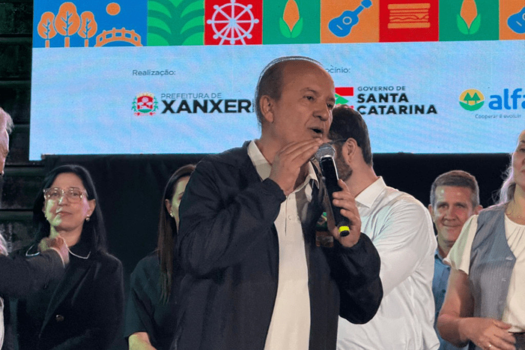 Governador Jorginho Mello discursa na ExpoFemi 2026 em Xanxerê