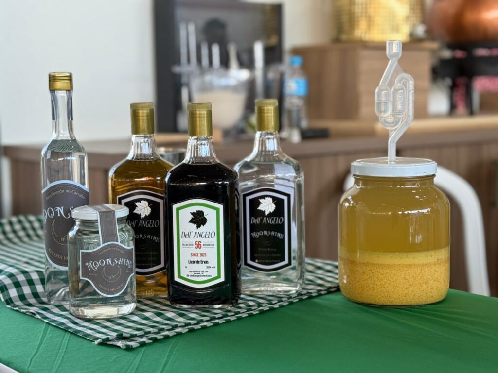 Whisky de milho surpreende e vira atração na ExpoFemi 2026