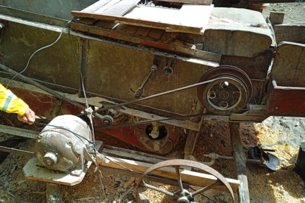 Trilhadeira em propriedade rural onde ocorreu acidente com idoso em Ipira SC.