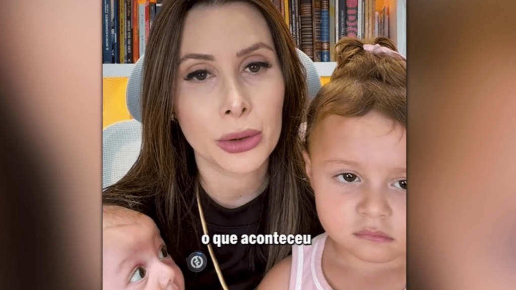 Imagem da Deputada Carol de Toni com as duas filhas