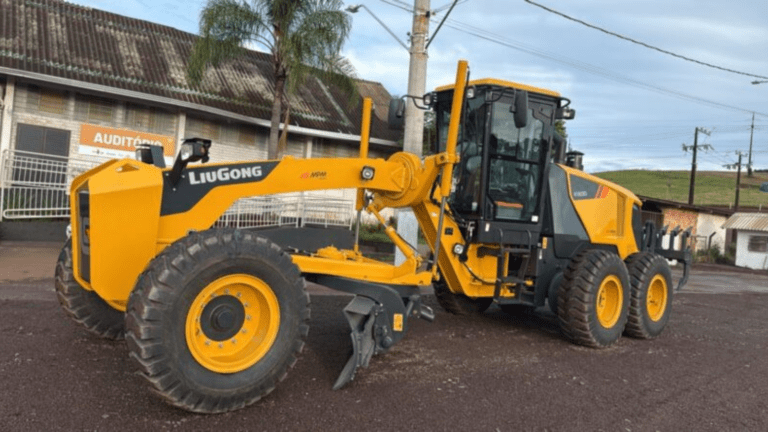 Motoniveladora adquirida pela prefeitura de Xanxerê, em investimento de 1,4 milhão