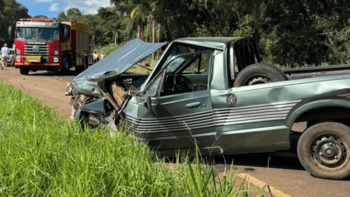 Pampa com frente destruída em acidente entre Chapecó e Guatambú
