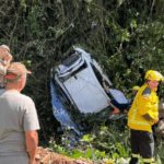 Automóvel HB20 destruído após cair em uma ribanceira em Seara/SC