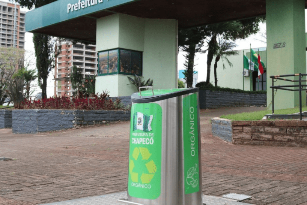 Sistema de lixeiras subterrâneas de Chapecó