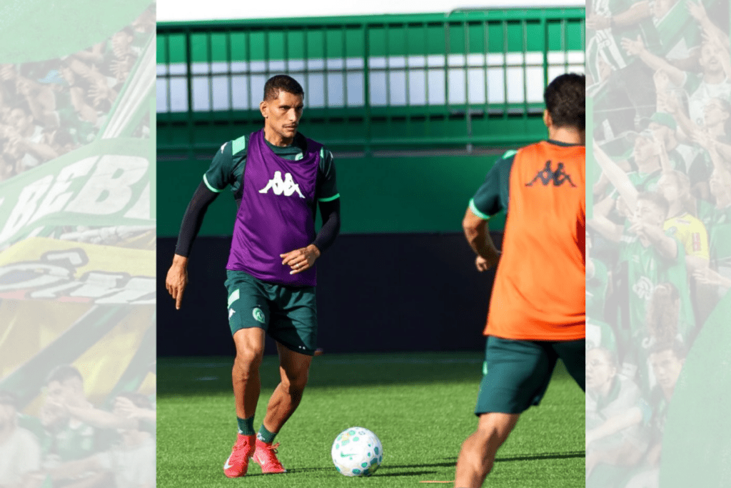 Atletas de Chapecoense e Vitória durante treino focado no confronto direto contra o Z-4