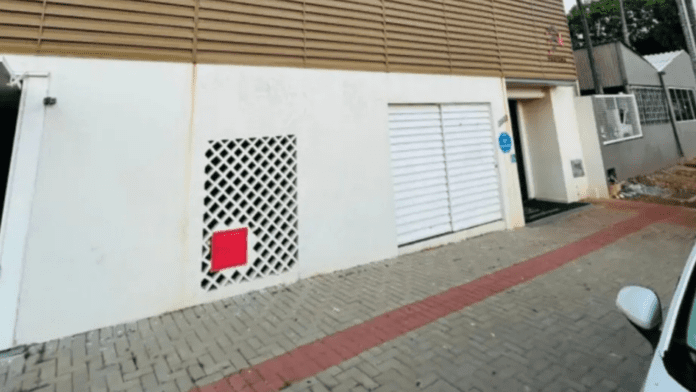 Frente do condomínio onde foi localizado feto no sistema de esgoto