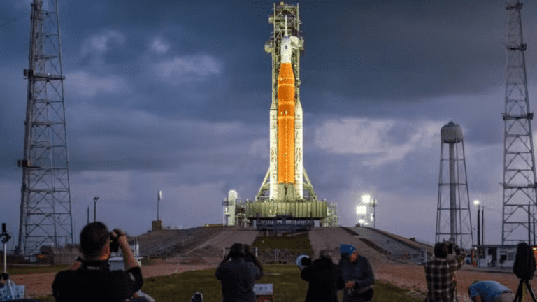 [Vídeo] NASA lança missão Artemis II e retoma voos tripulados à Lua após 50 anos