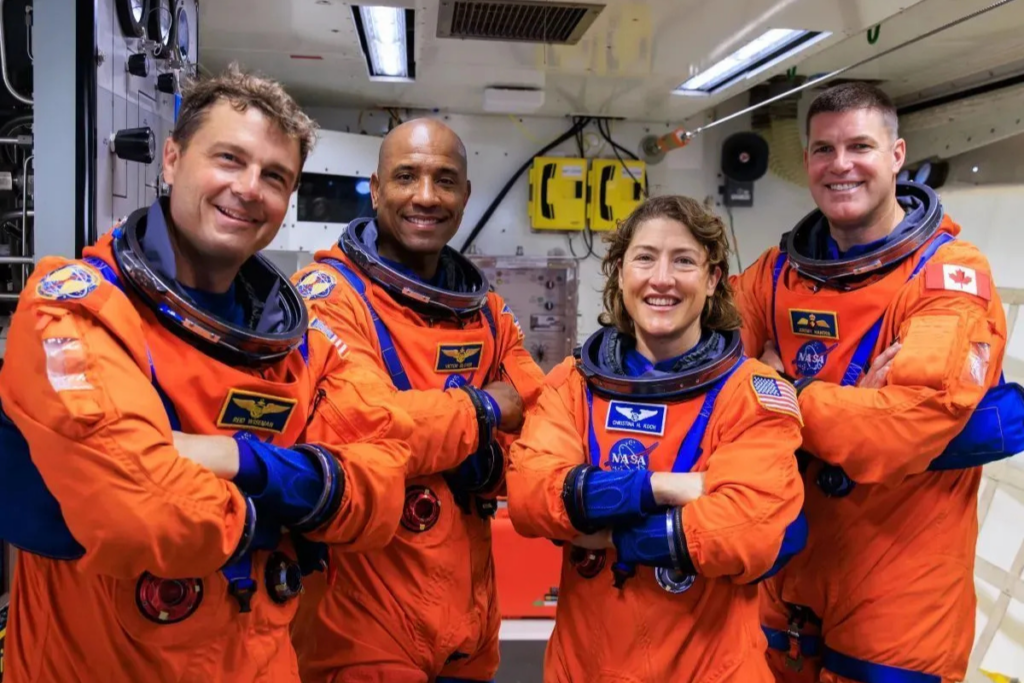 Astronautas Reid Wiseman, Victor Glover, Christina Koch e Jeremy Hansen.