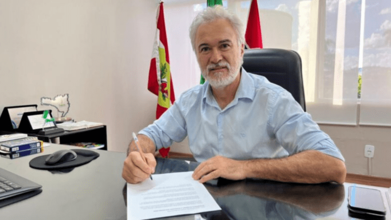 Prefeito de Xanxerê será palestrante e recebe prêmio de inovação em congresso estadual