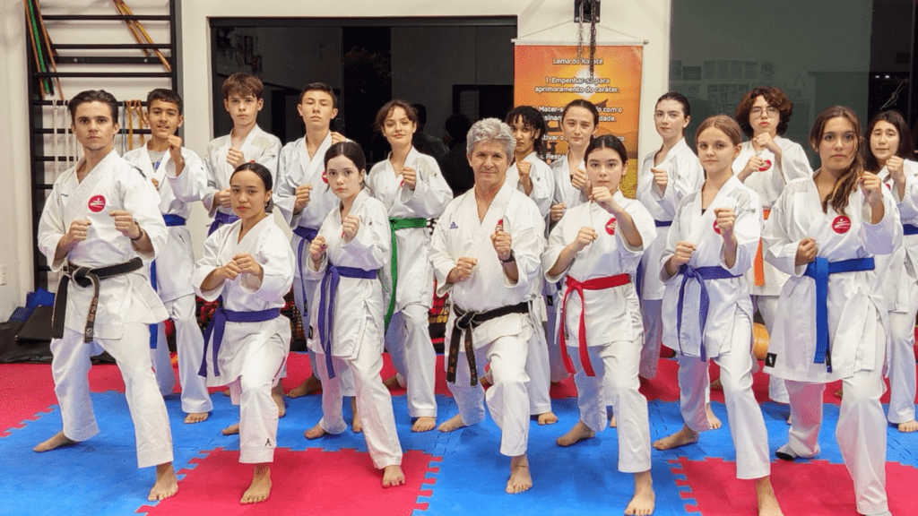 Alunos de Katarê que participarão do 36° Festival Municipal de Karatê em Xanxerê.