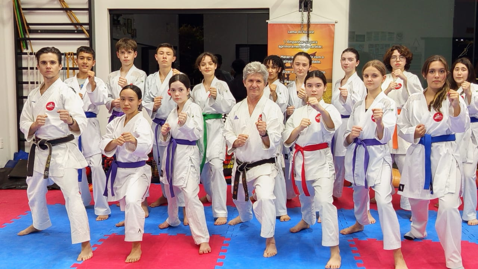 Alunos de Katarê que participarão do 36° Festival Municipal de Karatê em Xanxerê.