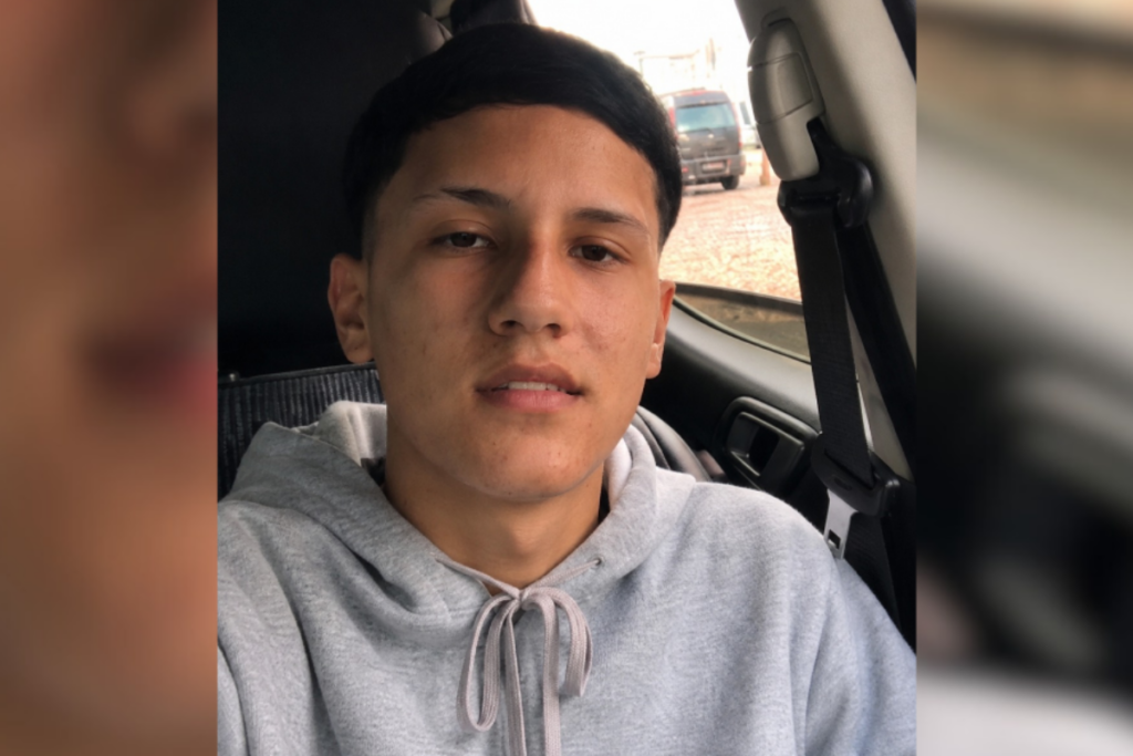 adolescente Vitor Gabriel Mezette, de 15 anos, vítima de um ataque com canivete dentro da unidade escolar de Chapecó