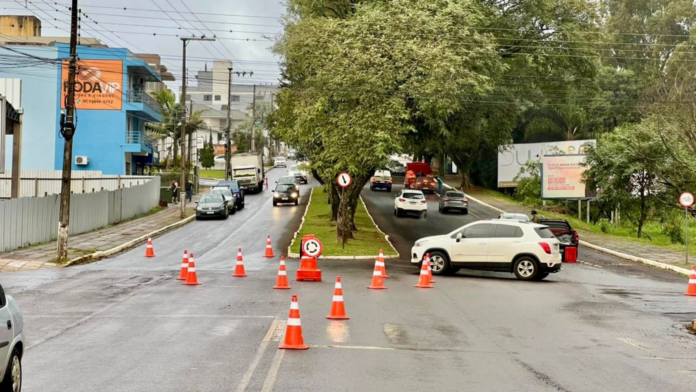 Cruzamento entre a Rua Marechal Deodoro e Avenida Brasil em Xanxerê onde será implementada uma rotatória